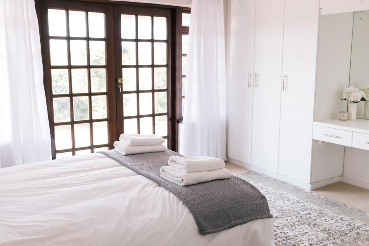Nahoon Beach Villas Self Catering Apartments イースト・ロンドン エクステリア 写真