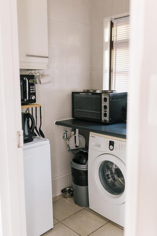 Nahoon Beach Villas Self Catering Apartments イースト・ロンドン エクステリア 写真