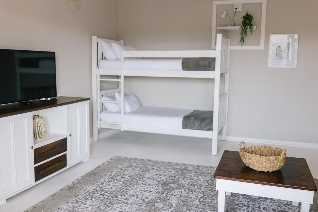 Nahoon Beach Villas Self Catering Apartments イースト・ロンドン エクステリア 写真