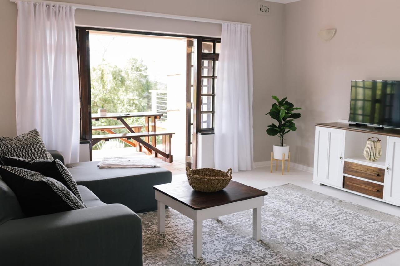 Nahoon Beach Villas Self Catering Apartments イースト・ロンドン エクステリア 写真