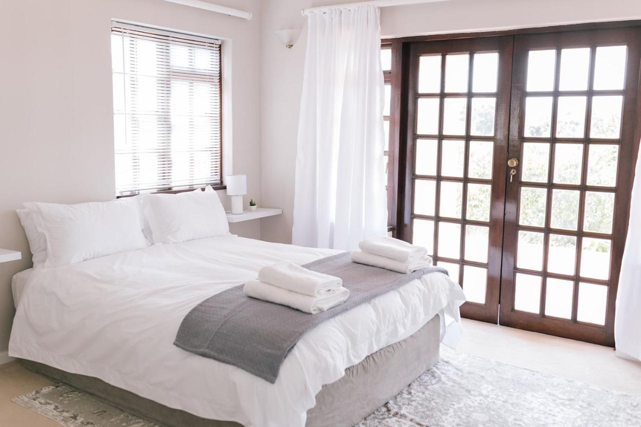 Nahoon Beach Villas Self Catering Apartments イースト・ロンドン エクステリア 写真