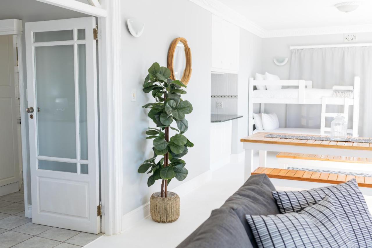 Nahoon Beach Villas Self Catering Apartments イースト・ロンドン エクステリア 写真