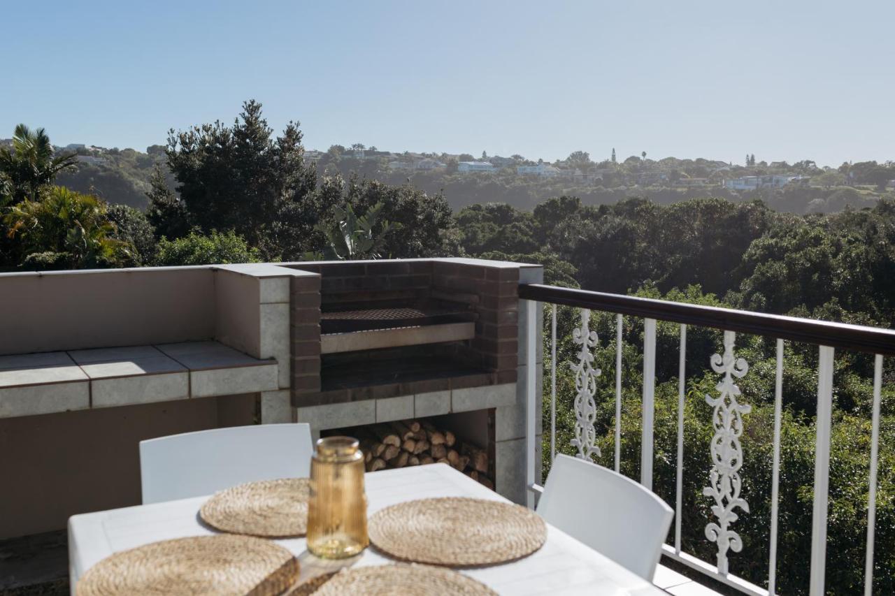 Nahoon Beach Villas Self Catering Apartments イースト・ロンドン エクステリア 写真