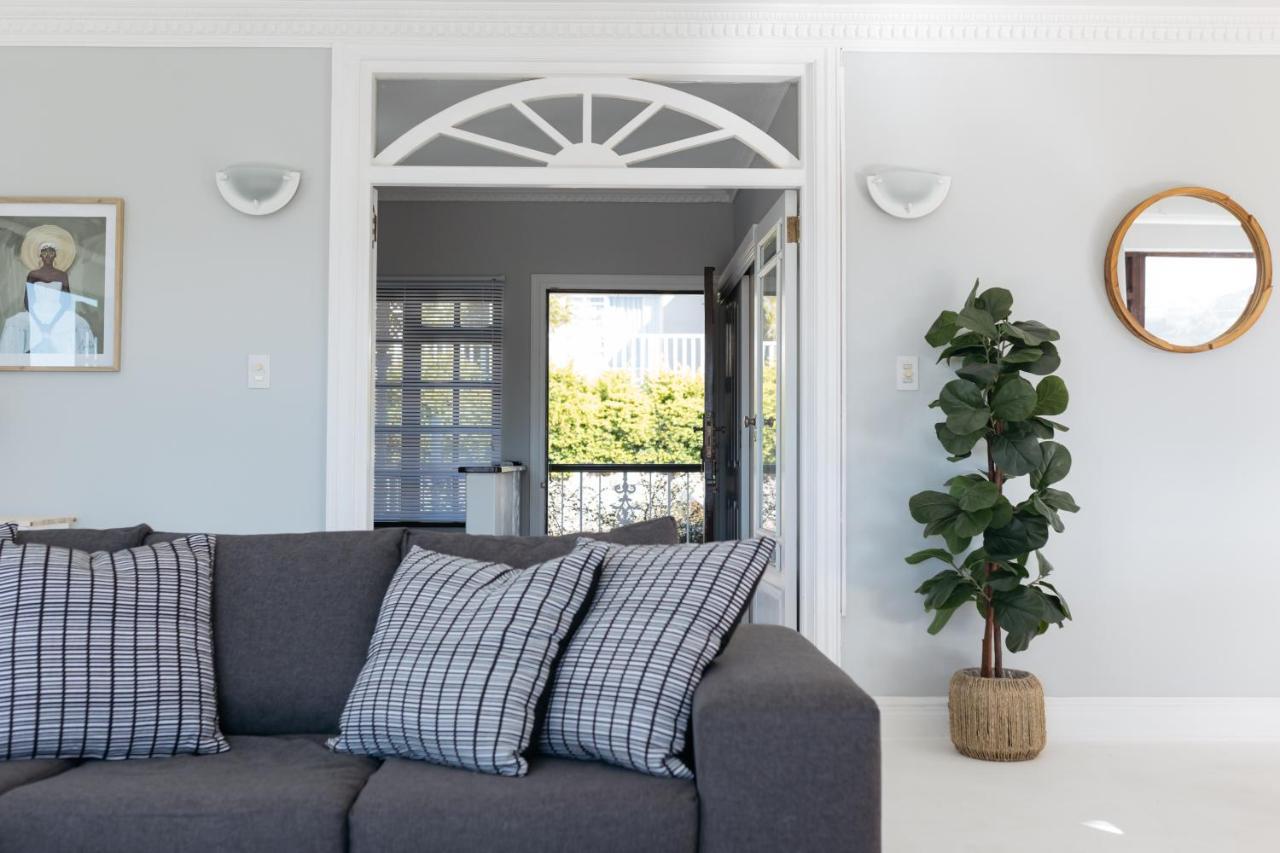 Nahoon Beach Villas Self Catering Apartments イースト・ロンドン エクステリア 写真