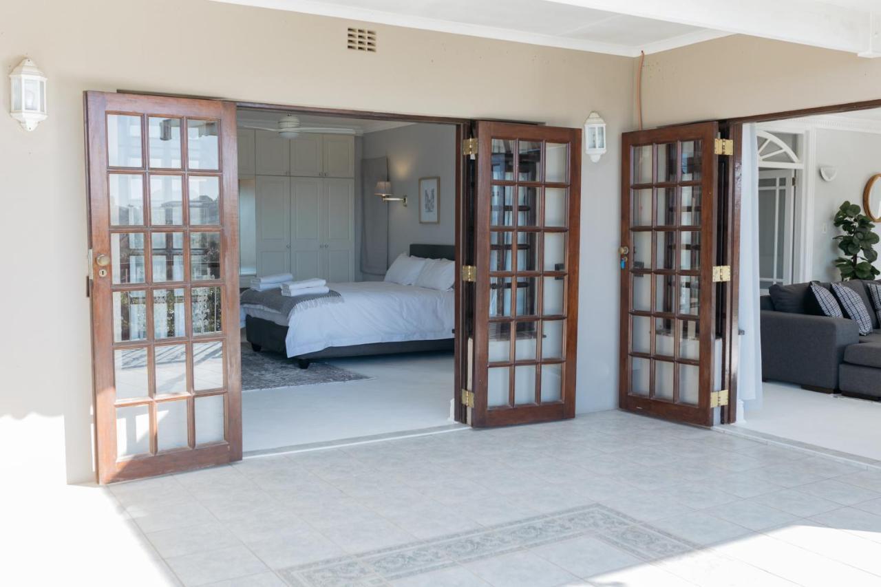 Nahoon Beach Villas Self Catering Apartments イースト・ロンドン エクステリア 写真