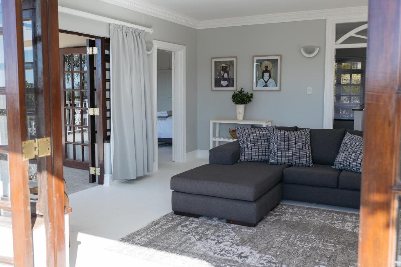 Nahoon Beach Villas Self Catering Apartments イースト・ロンドン エクステリア 写真