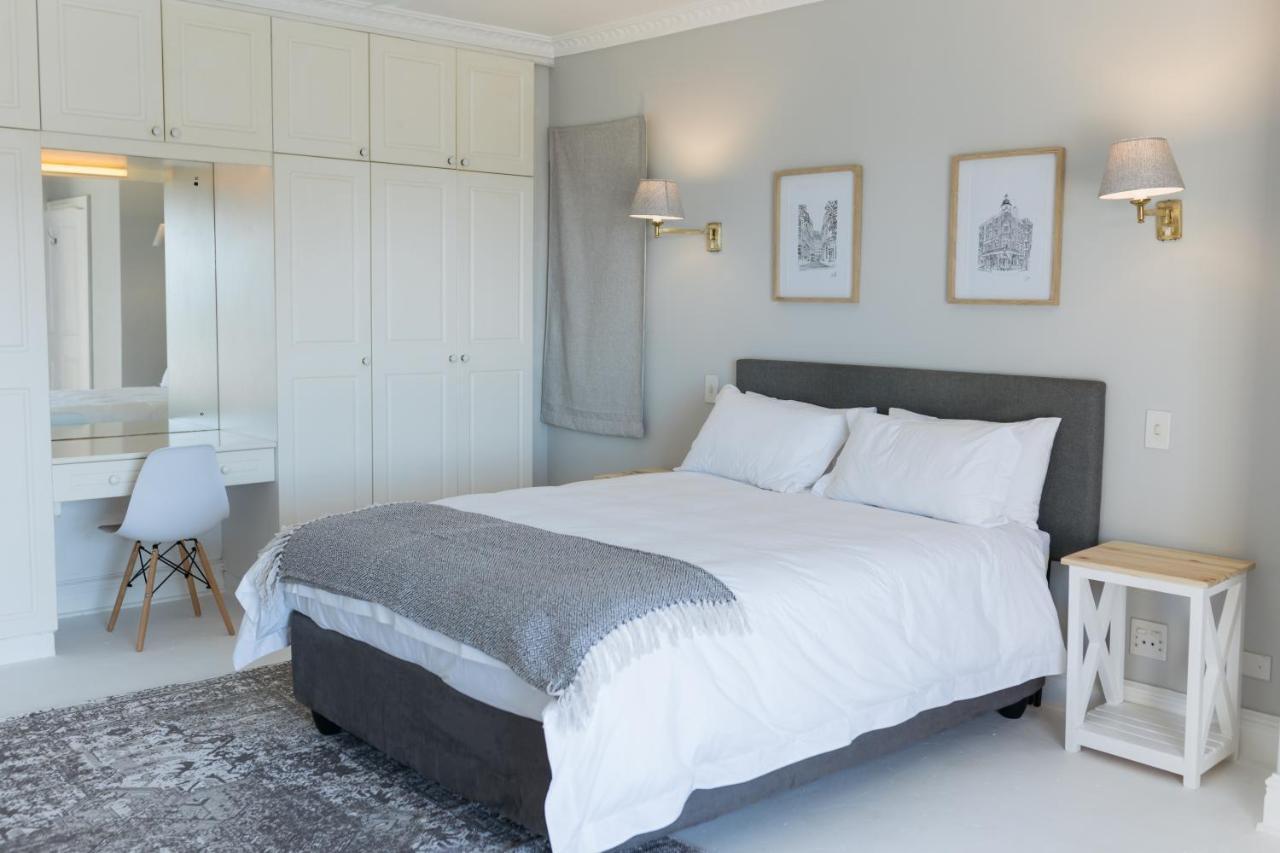 Nahoon Beach Villas Self Catering Apartments イースト・ロンドン エクステリア 写真