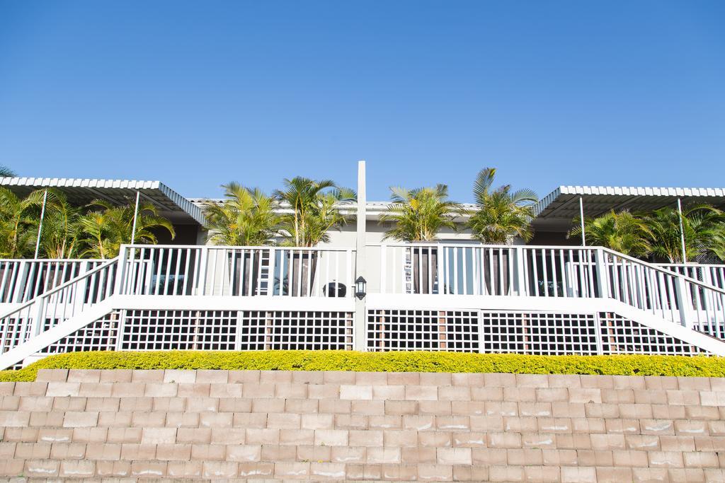 Nahoon Beach Villas Self Catering Apartments イースト・ロンドン エクステリア 写真