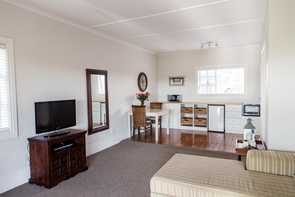 Nahoon Beach Villas Self Catering Apartments イースト・ロンドン エクステリア 写真
