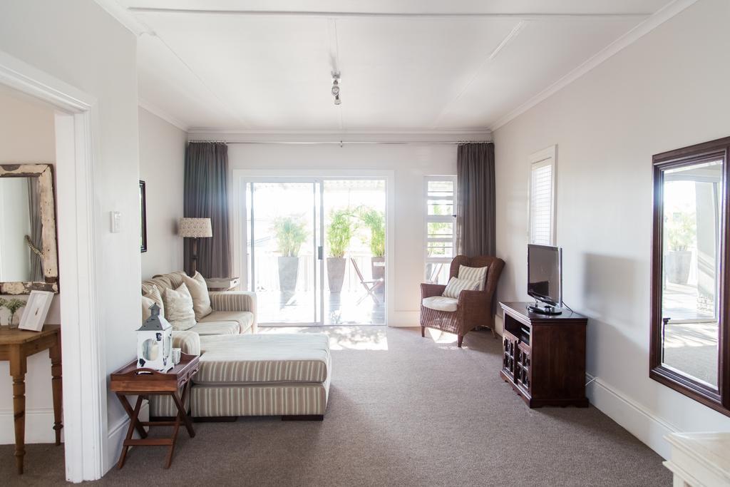 Nahoon Beach Villas Self Catering Apartments イースト・ロンドン エクステリア 写真